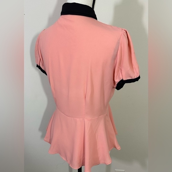 Forever 21 sz med in a peach shade with black accents. A touch of a vintage look - Picture 8 of 12